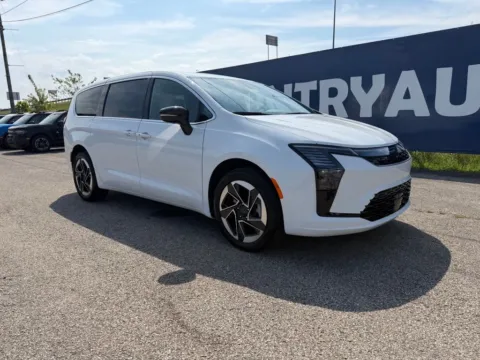 White 2027 Chrysler Pacifica Limited for sale in Grayson, KY
