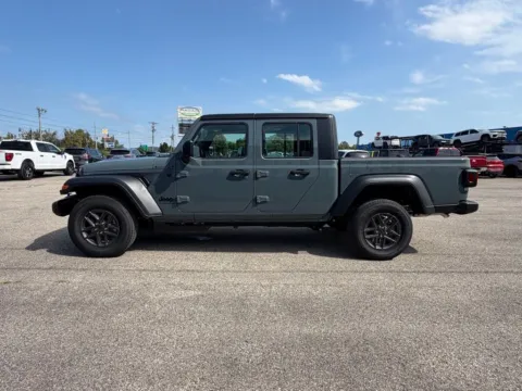 More photos of 2026 Jeep Gladiator Sport at Pure Country Automotive, KY