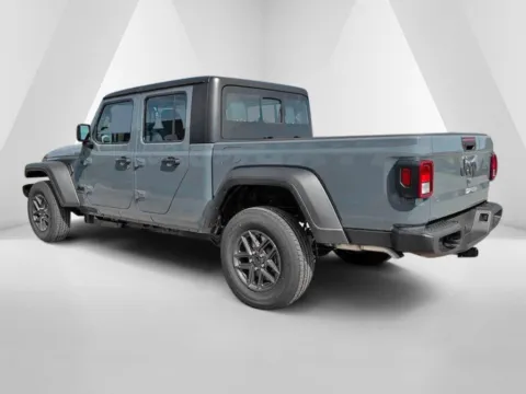 More photos of 2026 Jeep Gladiator Sport at Pure Country Automotive, KY