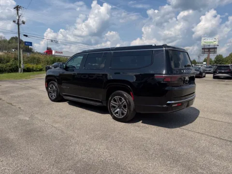 More photos of 2024 Jeep Wagoneer L Series II at Pure Country Automotive, KY