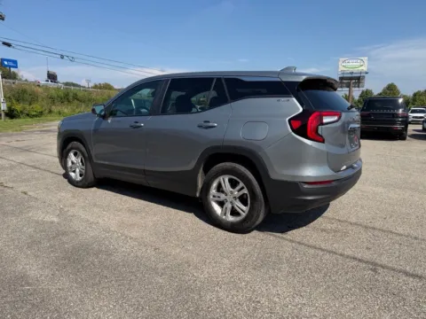 More photos of 2024 GMC Terrain SLE at Pure Country Automotive, KY