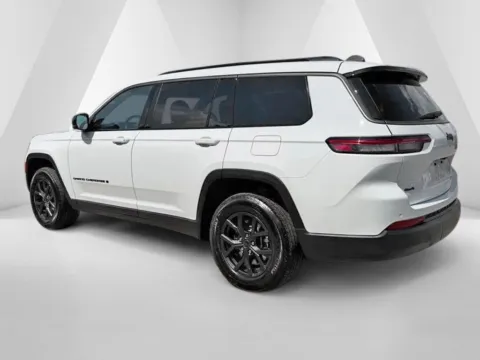 More photos of 2027 Jeep Grand Cherokee L Laredo Altitude at Pure Country Automotive, KY