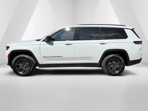 More photos of 2027 Jeep Grand Cherokee L Laredo Altitude at Pure Country Automotive, KY