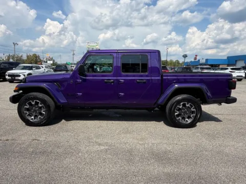 More photos of 2026 Jeep Gladiator Sahara at Pure Country Automotive, KY
