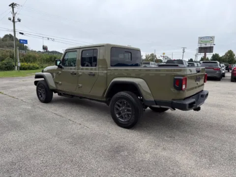 More photos of 2026 Jeep Gladiator Sport S at Pure Country Automotive, KY