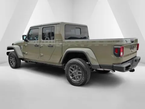 More photos of 2026 Jeep Gladiator Sport S at Pure Country Automotive, KY