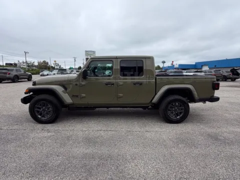 More photos of 2026 Jeep Gladiator Sport S at Pure Country Automotive, KY