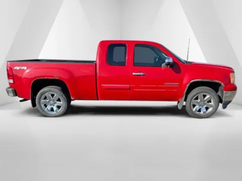 More photos of 2013 GMC Sierra 1500 SLE at Pure Country Automotive, KY