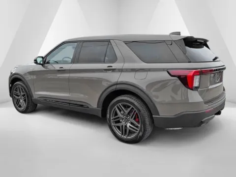 More photos of 2026 Ford Explorer ST-Line at Pure Country Automotive, KY