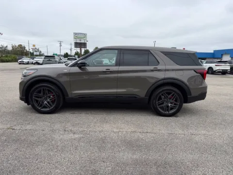 More photos of 2027 Ford Explorer ST-Line at Pure Country Automotive, KY