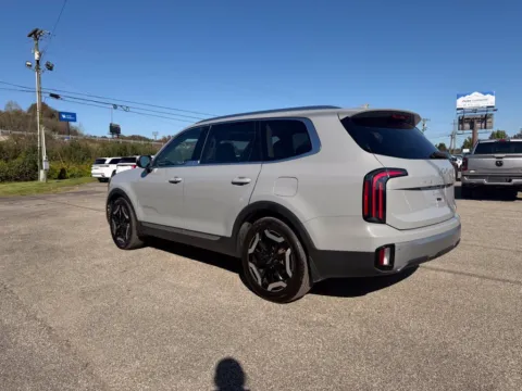More photos of 2023 Kia Telluride EX at Pure Country Automotive, KY