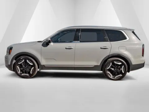 More photos of 2023 Kia Telluride EX at Pure Country Automotive, KY