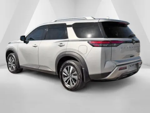 More photos of 2024 Nissan Pathfinder SL at Pure Country Automotive, KY