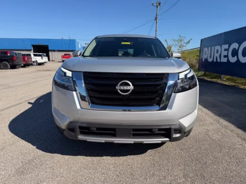 Photos of 2024 Nissan Pathfinder SL for sale in Grayson, KY at Pure Country Automotive
