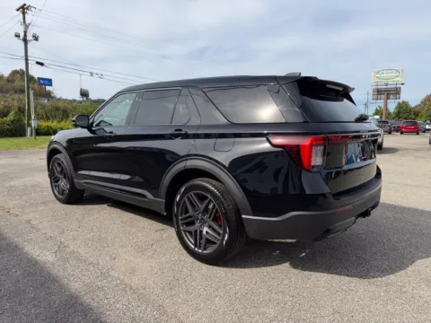 More photos of 2027 Ford Explorer ST-Line at Pure Country Automotive, KY