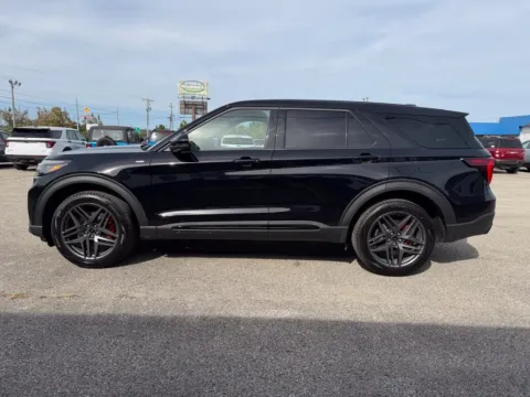 More photos of 2027 Ford Explorer ST-Line at Pure Country Automotive, KY