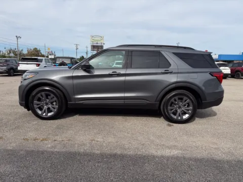 More photos of 2027 Ford Explorer Active at Pure Country Automotive, KY