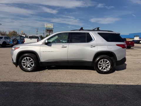 More photos of 2021 Chevrolet Traverse LT at Pure Country Automotive, KY