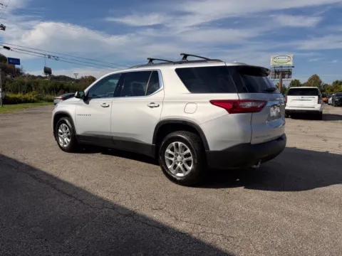 More photos of 2021 Chevrolet Traverse LT at Pure Country Automotive, KY