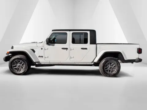 More photos of 2027 Jeep Gladiator Sport S at Pure Country Automotive, KY
