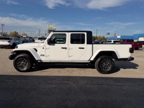 More photos of 2027 Jeep Gladiator Sport S at Pure Country Automotive, KY