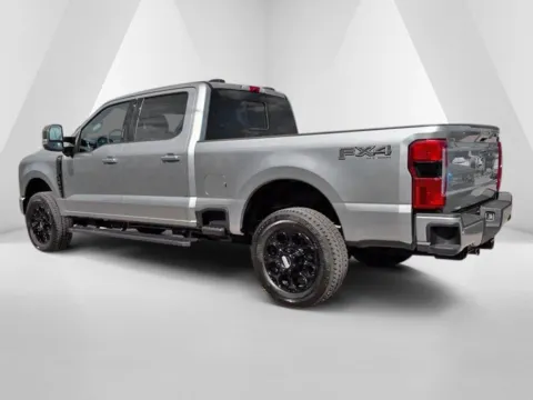 More photos of 2027 Ford F-250SD Lariat at Pure Country Automotive, KY