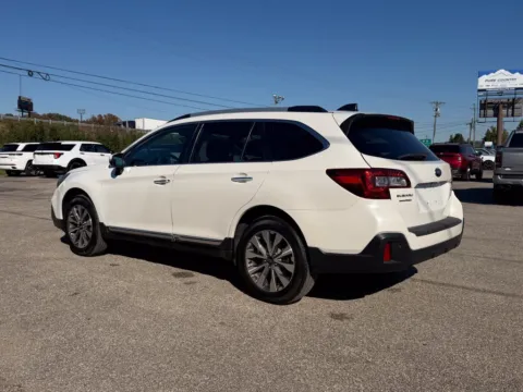 More photos of 2019 Subaru Outback 2.5i at Pure Country Automotive, KY