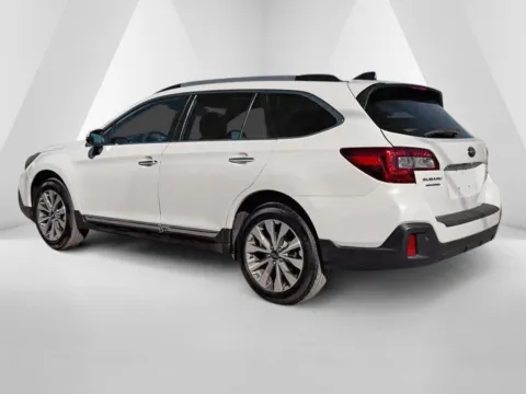 More photos of 2019 Subaru Outback 2.5i at Pure Country Automotive, KY