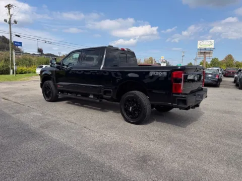 More photos of 2027 Ford F-350SD Lariat at Pure Country Automotive, KY