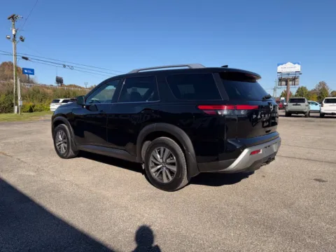 More photos of 2022 Nissan Pathfinder SL at Pure Country Automotive, KY