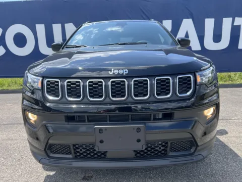 Photos of 2025 Jeep Compass Latitude for sale in Grayson, KY at Pure Country Automotive
