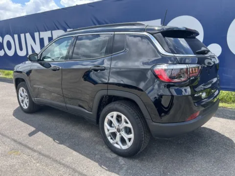 More photos of 2025 Jeep Compass Latitude at Pure Country Automotive, KY