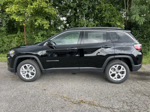More photos of 2025 Jeep Compass Latitude at Pure Country Automotive, KY