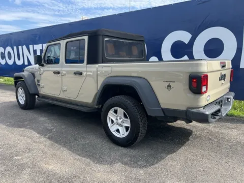 More photos of 2020 Jeep Gladiator Sport at Pure Country Automotive, KY