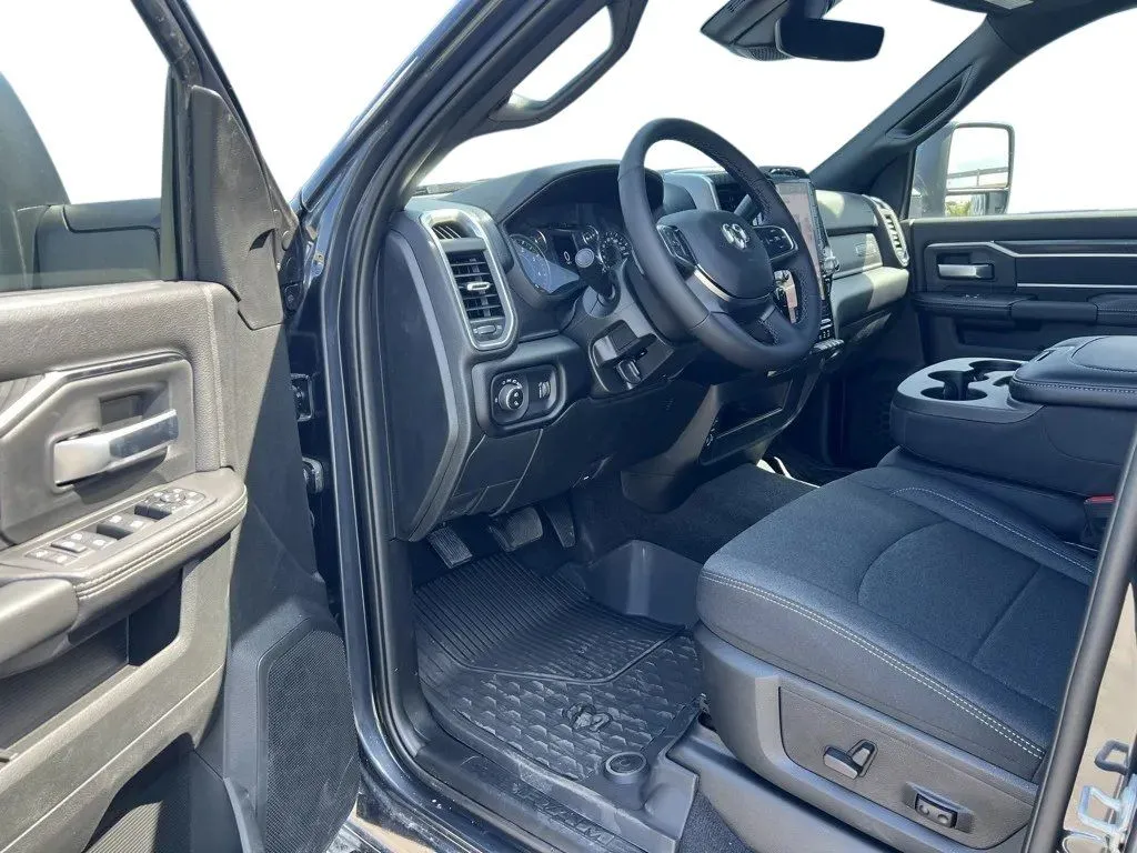 2025 RAM 2500 Big Horn - Photo 11