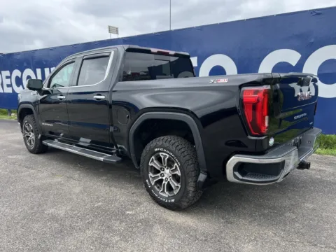 More photos of 2020 GMC Sierra 1500 SLT at Pure Country Automotive, KY