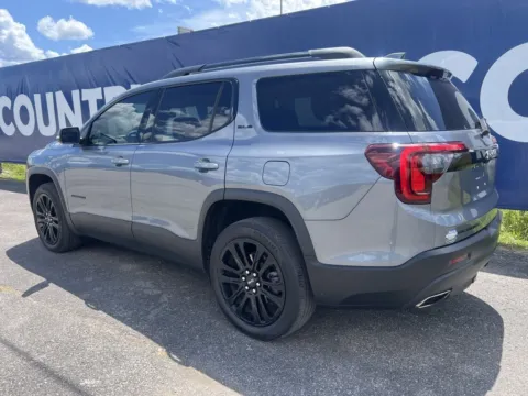 More photos of 2022 GMC Acadia SLE at Pure Country Automotive, KY