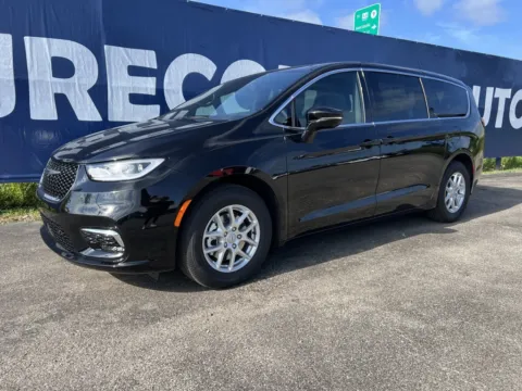 Another view of 2026 Chrysler Pacifica Select for sale in Grayson, KY at Pure Country Automotive