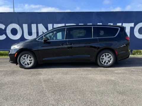 More photos of 2026 Chrysler Pacifica Select at Pure Country Automotive, KY