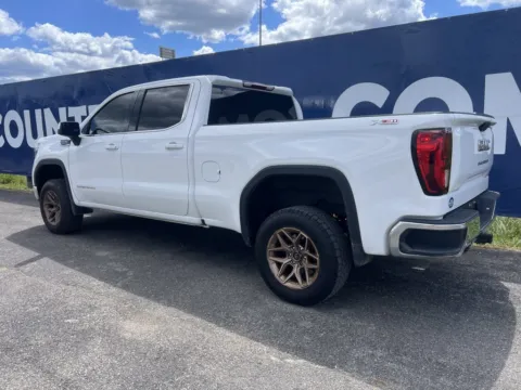 More photos of 2021 GMC Sierra 1500 SLE at Pure Country Automotive, KY
