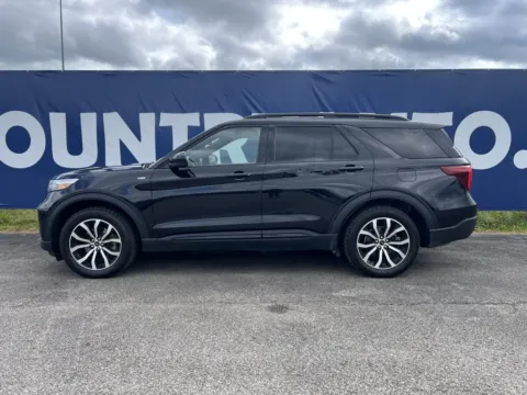 More photos of 2022 Ford Explorer ST-Line at Pure Country Automotive, KY