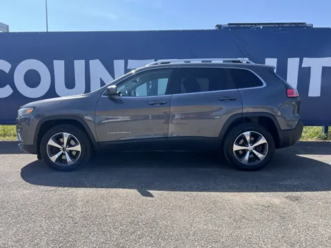More photos of 2019 Jeep Cherokee Limited at Pure Country Automotive, KY