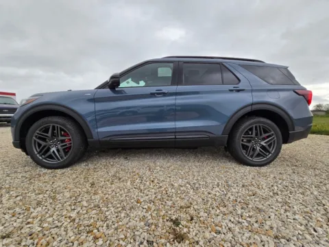 More photos of 2025 Ford Explorer ST-Line at Pure Country Automotive, KY