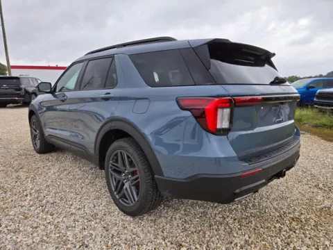 More photos of 2025 Ford Explorer ST-Line at Pure Country Automotive, KY