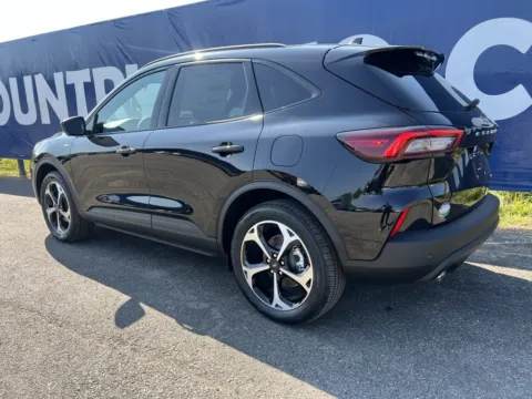 More photos of 2025 Ford Escape Hybrid ST-Line Select at Pure Country Automotive, KY
