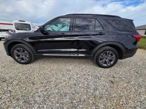 More photos of 2025 Ford Explorer Active at Pure Country Automotive, KY