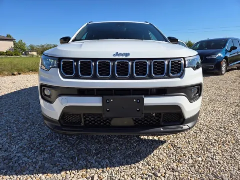 Photos of 2025 Jeep Compass Latitude for sale in Grayson, KY at Pure Country Automotive