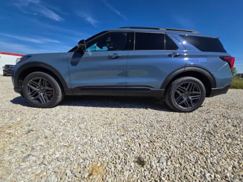 More photos of 2025 Ford Explorer ST-Line at Pure Country Automotive, KY