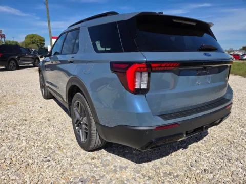 More photos of 2025 Ford Explorer ST-Line at Pure Country Automotive, KY