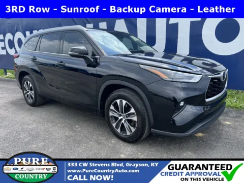 Black 2022 Toyota Highlander XLE for sale in Grayson, KY